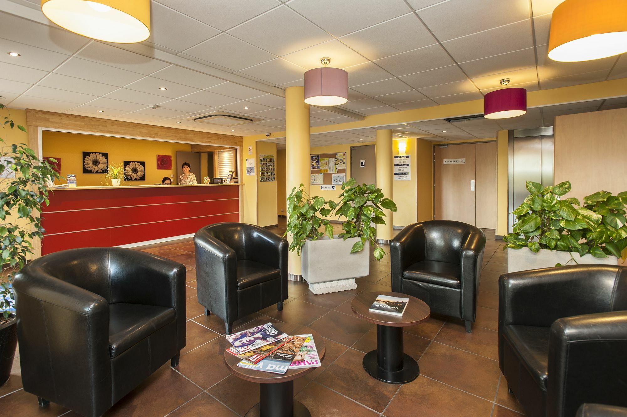 Brit Hotel Confort Montauban Exterior photo