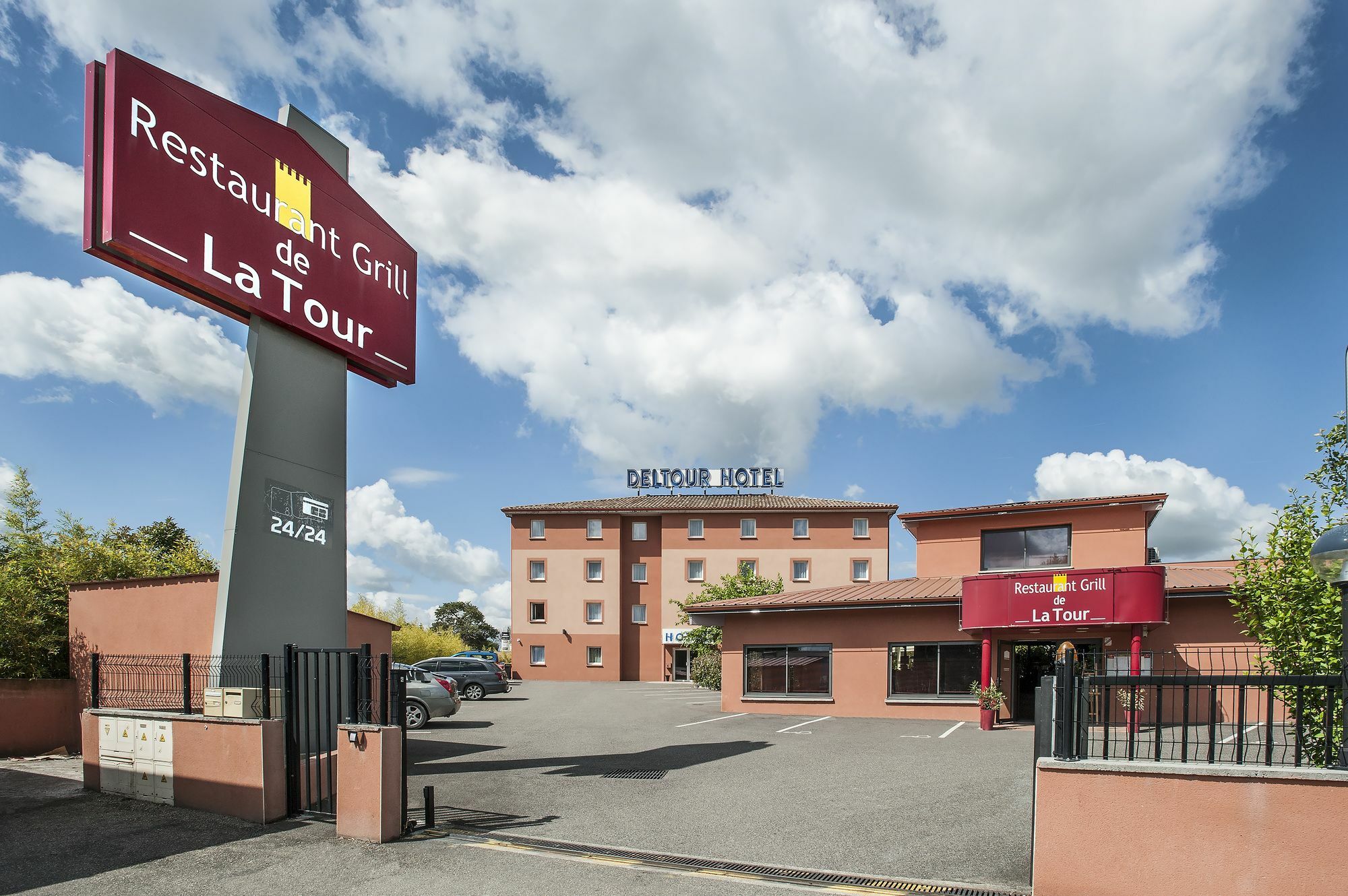 Brit Hotel Confort Montauban Exterior photo